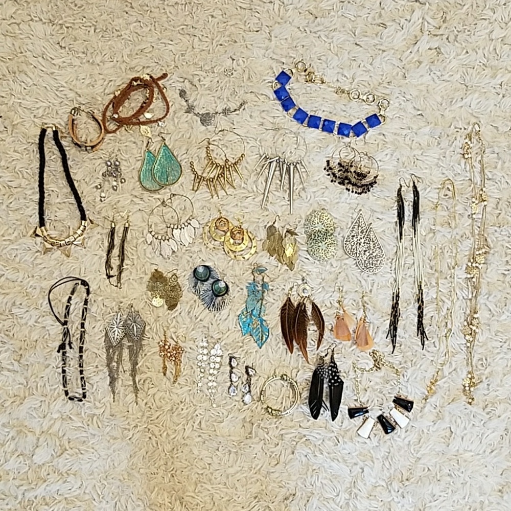 Huge boho jewelry bundle INCLUDES HOLDER